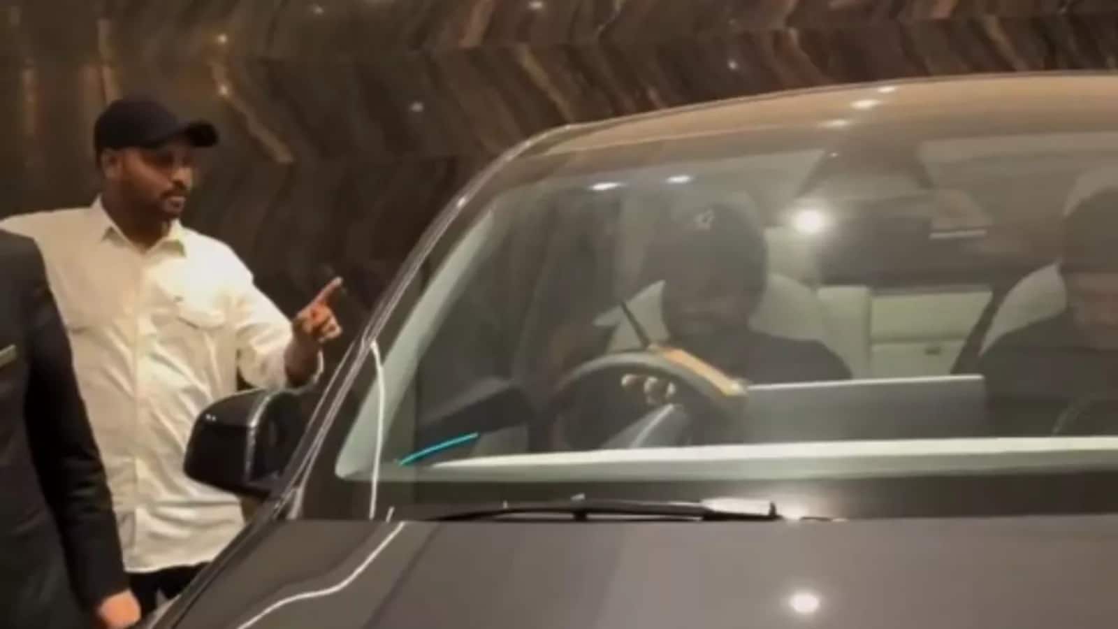 रोहित शर्मा ने खरीदी Tesla Model Y, सोशल मीडिया पर वायरल हुआ वीडियो