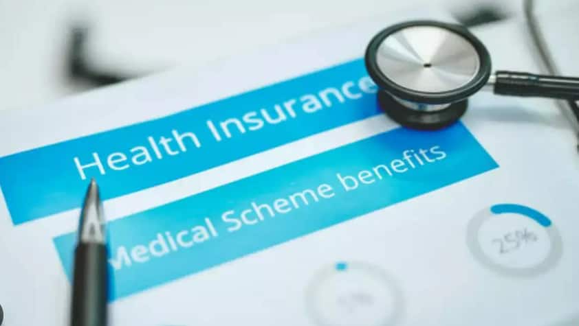 Health Insurance Portability: क्या आपको भी नहीं मिल रहा अपनी हेल्थ पॉलिसी से फायदा, तो चुटकी में ऐसे करें अपने बीमा को चेंज
