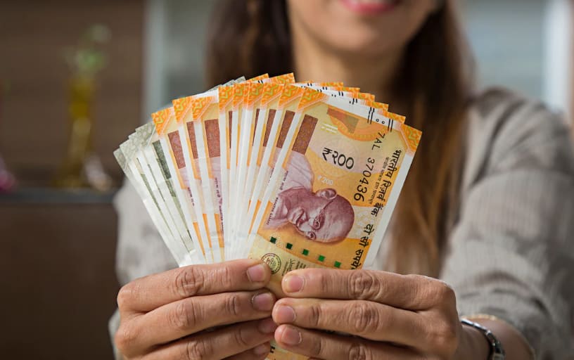 Investment Schemes: महिलाओं के लिए बेस्ट हैं ये 5 इन्वेस्टमेंट स्कीम्स, जानिए कैसे करें सही चुनाव