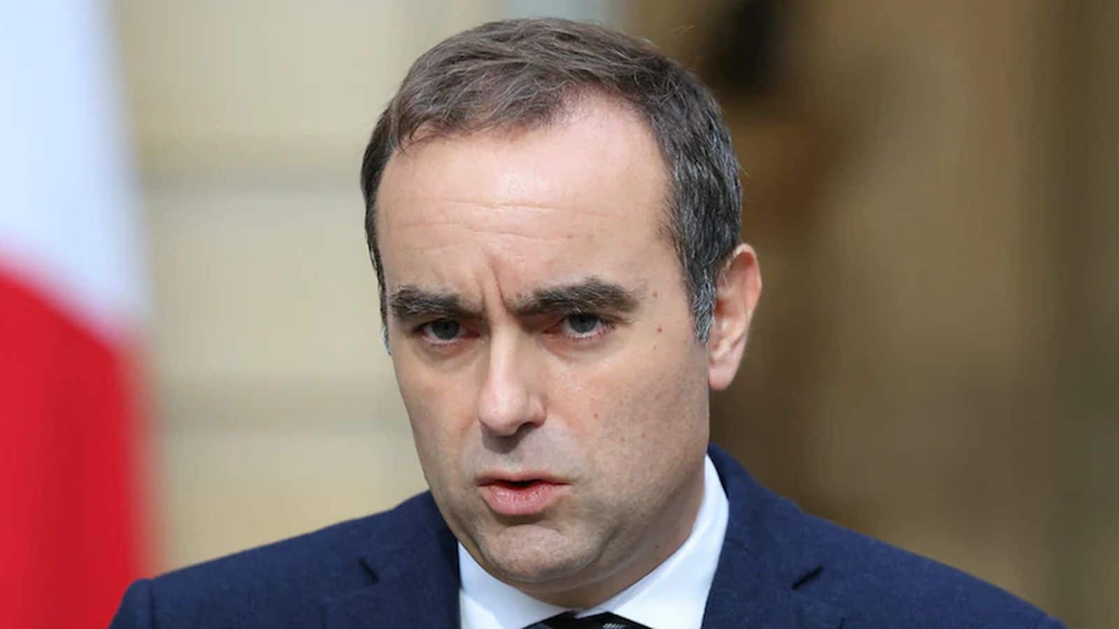 French PM Resigns: फ्रांस के प्रधानमंत्री सेबेस्टियन लेकोर्नू ने दिया इस्तीफा, राजनीतिक उथल-पुथल के कारण एक महीने में ही छोड़ना पड़ा पद