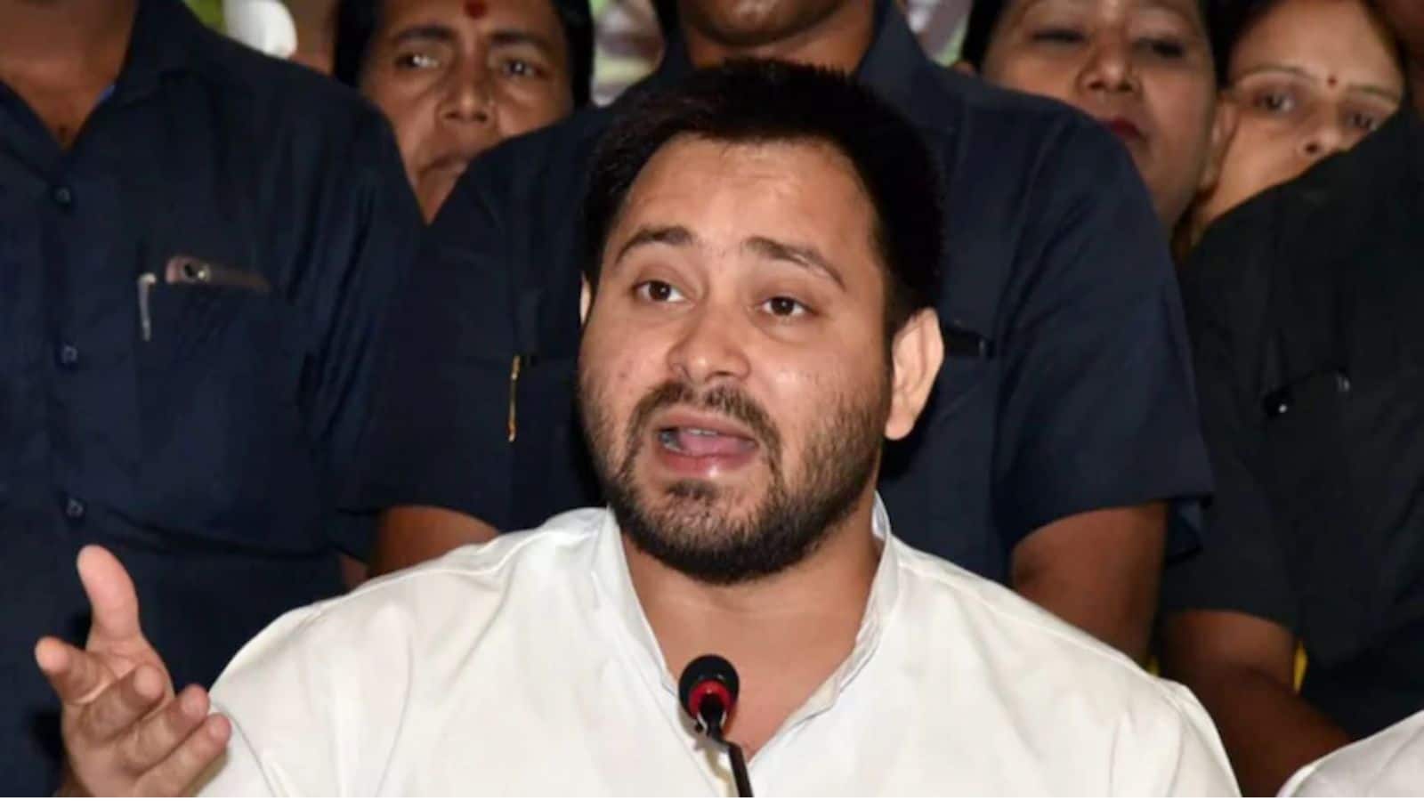 Bihar Chunav: मुकेश सहनी की वजह से ट्रोल होने लगे हैं तेजस्वी यादव! NDA को लेकर कही ये बात