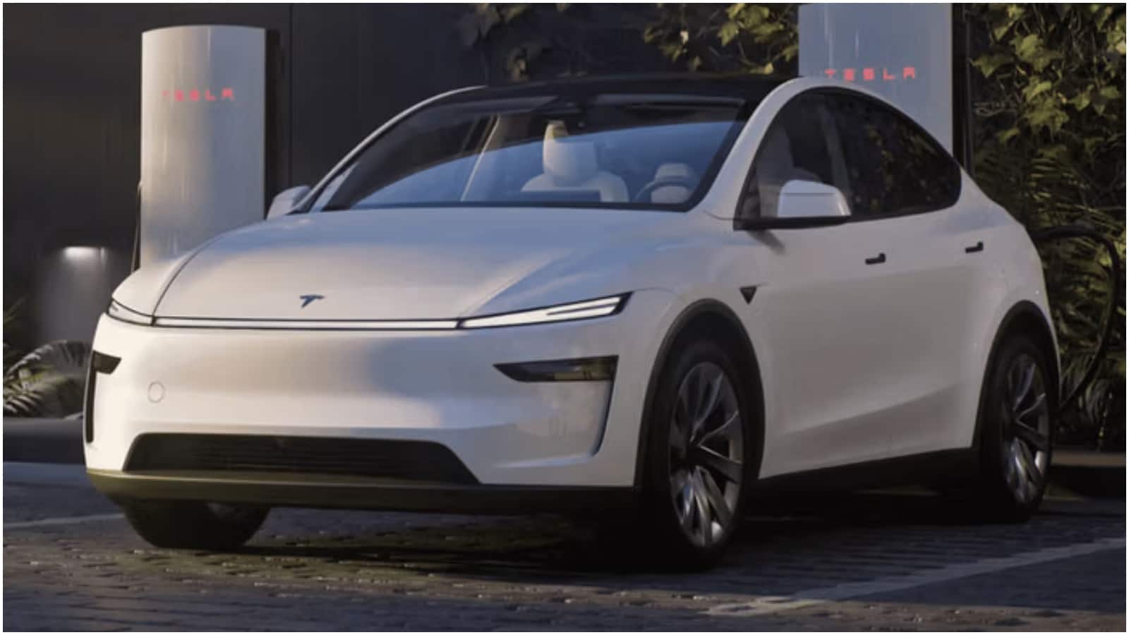 Tesla Model Y: टेस्ला ने मॉडल Y लॉन्ग रेंज RWD को किया अपग्रेड, नई बैटरी से बढ़ी रेंज