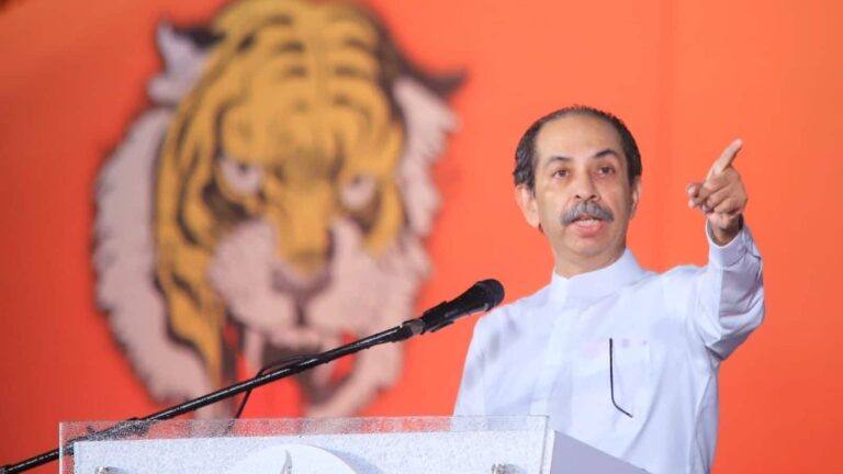 'हमें हिंदुत्व सिखाने की हिम्मत मत करना' दशहरा रैली में उद्धव ठाकरे की BJP को चेतावनी