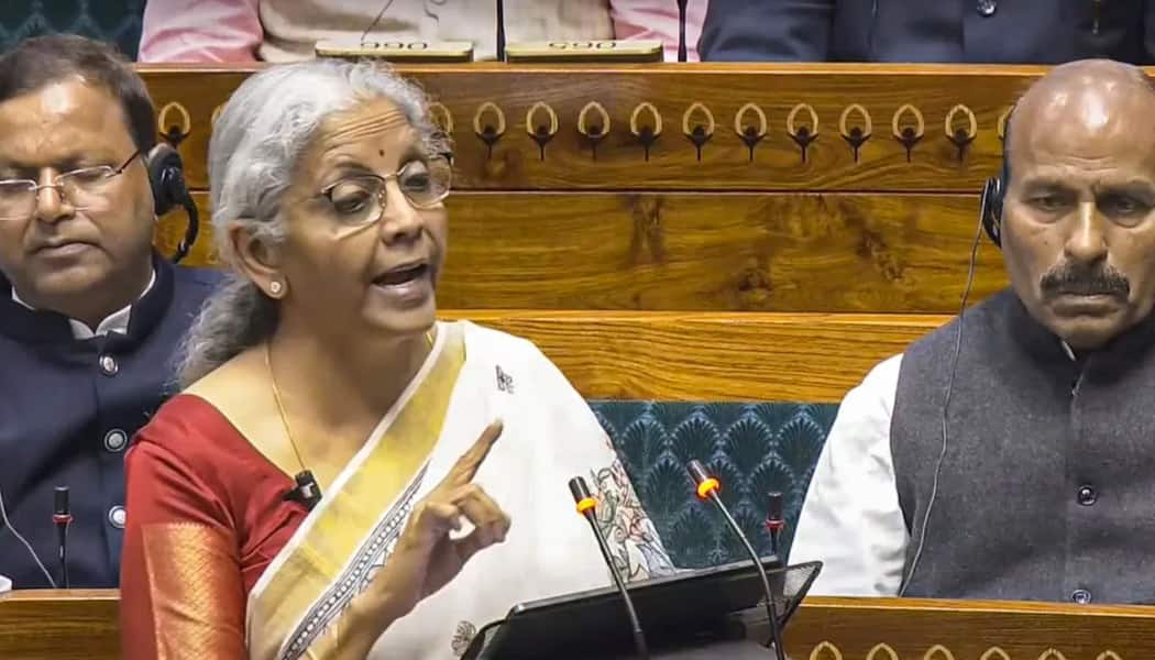 वित्त मंत्री ने की बड़ी घोषणा, सेकेंडों में मिलेगा 15,000 रुपये तक का ऑनलाइन लोन