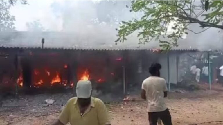 BIG BREAKING: आंध्र प्रदेश की पटाखा फैक्‍ट्री में भीषण ब्लास्‍ट, 6 लोगों के उड़े चिथड़े; मौके पर राहत-बचाव कार्य जारी