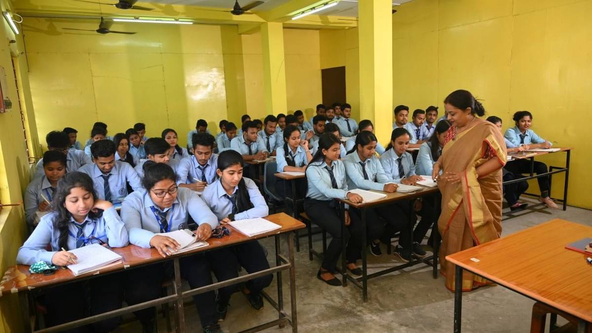 CBSE BOARD EXAM: सीबीएसई ने 10वीं और 12वीं बोर्ड परीक्षा की तारीखों का किया ऐलान, इस तारीख से होगी शुरू; देखें पूरी डेटशीट