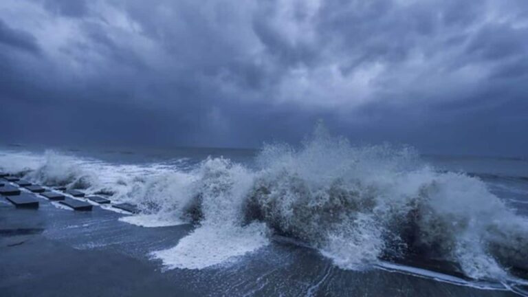 Hurricane Melissa: एक ओर 'मोंथा' का कहर, तो दूसरी ओर हैती में 'हरीकेन मेलिसा' के तांडव से 25 की मौत, भारत के इन राज्यों में आज बारिश का अलर्ट