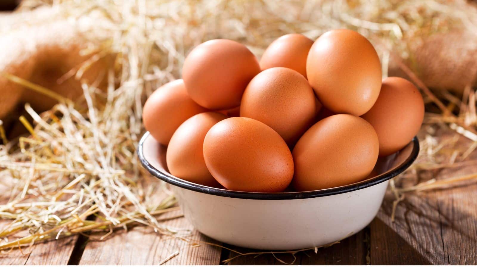 फ्रिज में रखने से अंडे खराब होते हैं या ज्यादा फ्रेश रहते हैं? जानें सच
