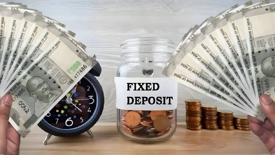 FD Interest Rates: एक साल की एफडी पर कौन से बैंक दे रहे सबसे बेहतर रिटर्न, यहां देखिए पूरी लिस्ट