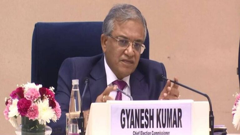 SIR Phase 2: मतदाता सूची फ्रीज, लिंकिंग-मैचिंग पर जोर... 12 राज्यों में दूसरे चरण में कैसे होगा SIR? चुनाव आयोग ने बताया पूरा प्लान