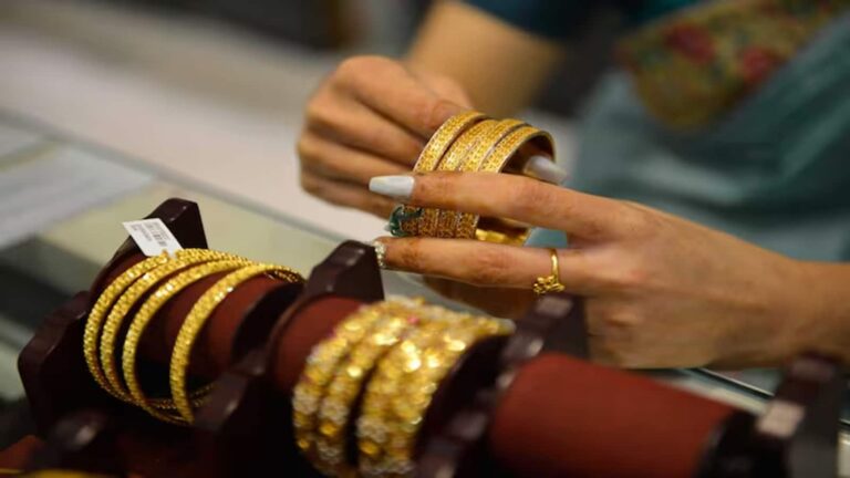 Gold Rate Today In India: लगातार तीसरे दिन फीका पड़ा गोल्ड, चांदी भी टूट रही, चेक करें लेटेस्ट भाव
