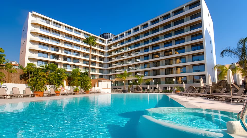 Hotel Loyalty Programmes: हर स्टे पर मिलें रिवॉर्ड पॉइंट्स, जानिए कैसे बनाएं अपने ट्रैवल को सस्ता और बेहतर