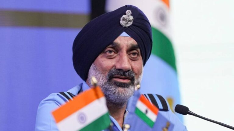 Operation Sindoor: 15 भारतीय फाइटर जेट मार गिराए...एयर चीफ मार्शल ने खोल दी झूठे पाकिस्‍तान की पोल, बोले- 'मनोहर कहानियां सुनाते रहो'