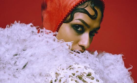 सर्कुलर डिज़ाइन चुनौती 2025: कचरे में हुनर मिलाकर टिकाऊ परिधान बनाने की मिसालें