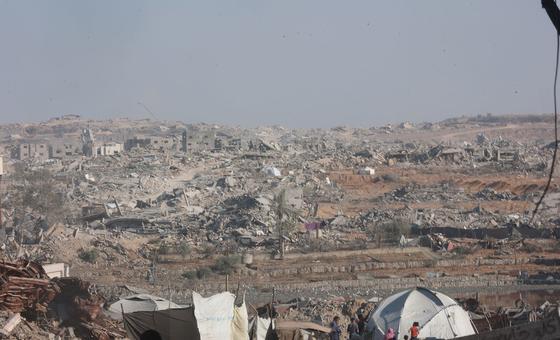 ग़ाज़ा: युद्धविराम के कमज़ोर होने की ख़बरों के बीच मानवीय सहायता तेज़