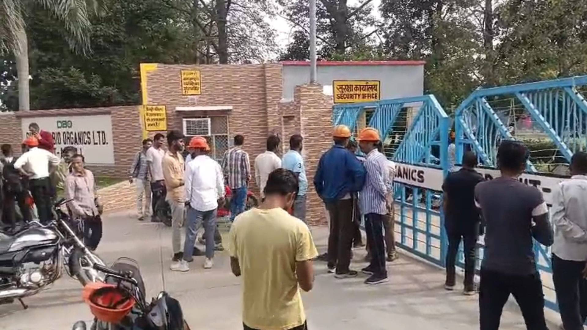 UP : 50 गाड़ियां, 100 अफसर और भारी पुलिस बल तैनात, संभल में सुबह-सुबह इनकम टैक्स की बड़ी छापेमारी