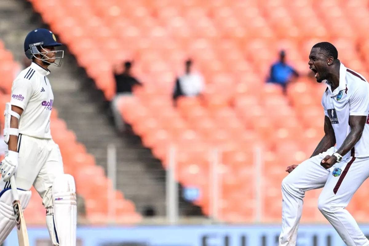 'रनआउट की कोशिश कर रहा था', यशस्‍वी पर बॉल से हमला करने वाले पर ICC का डंडा