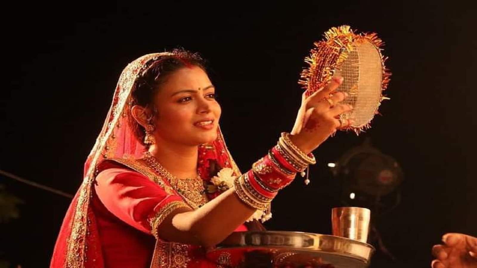 Karwa Chauth 2025: पहली बार कर रही हैं व्रत, तो जरूर जान लीजिए करवा चौथ के ये नियम