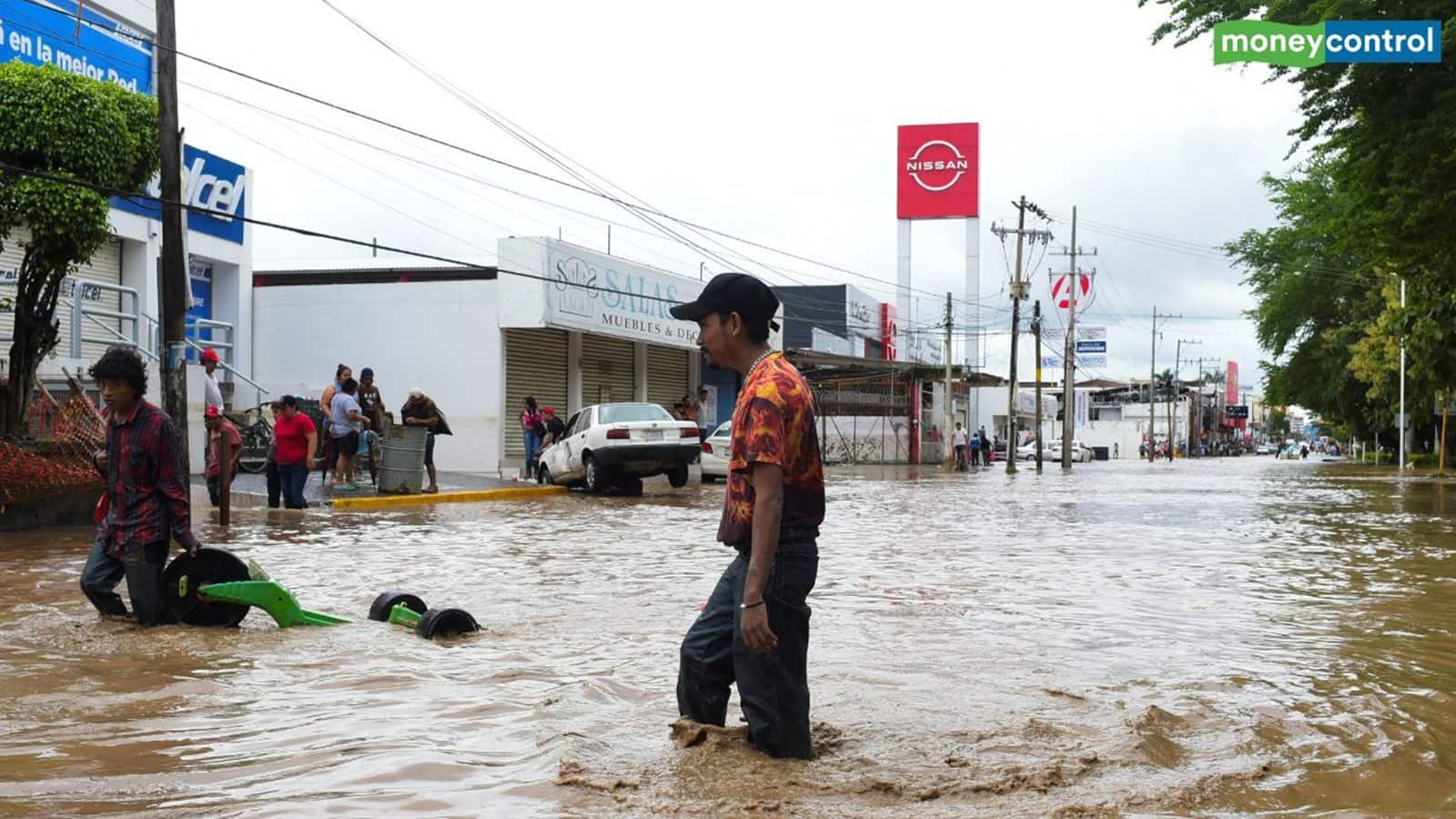 Mexico Floods: भारी बारिश से मेक्सिको में तबाही, भूस्खलन और बाढ़ से अब तक 41 लोगों की मौत