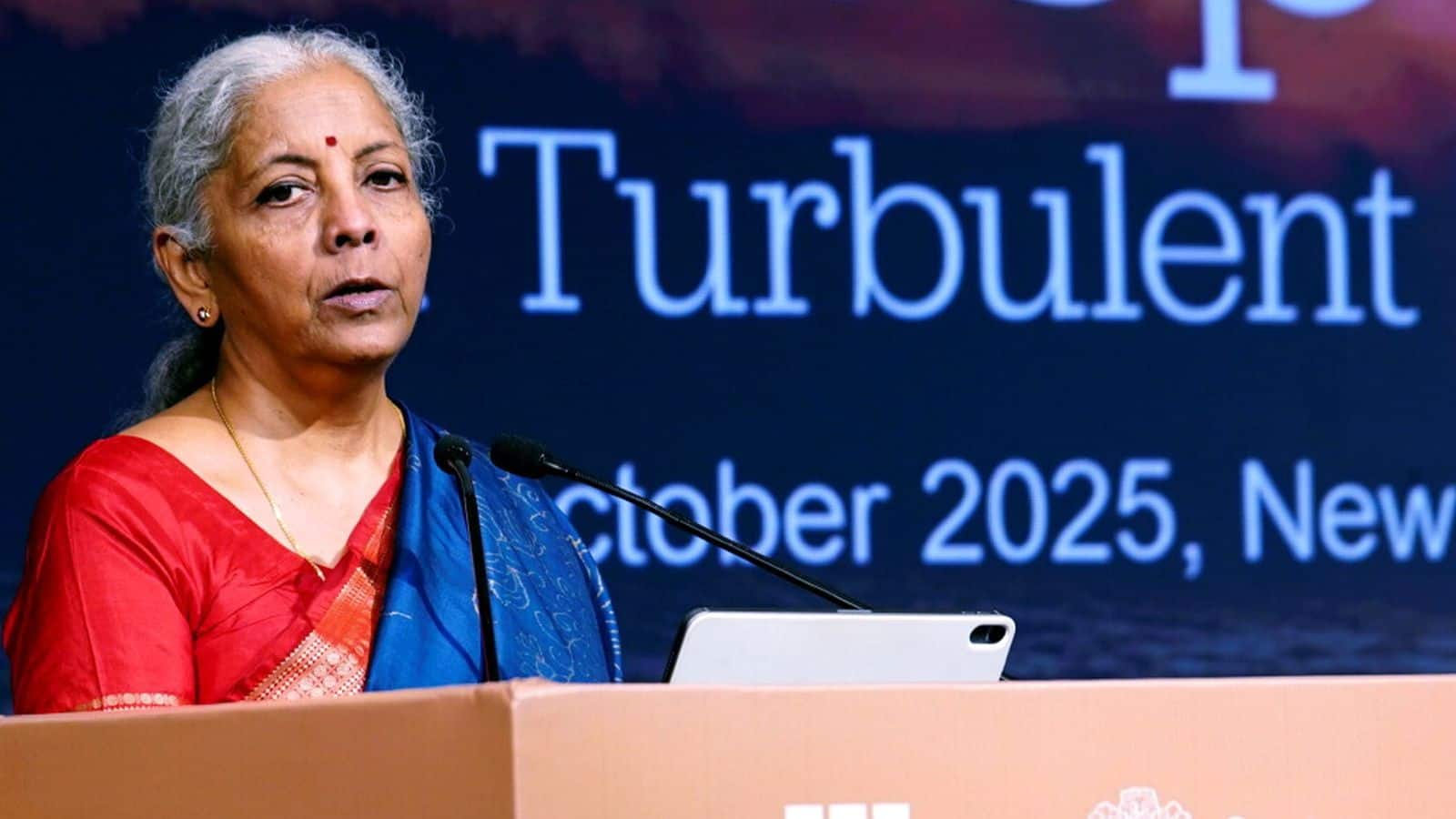 बैंकों में बिना किसी क्लेम के पड़े हैं ₹1.84 लाख करोड़, FM निर्मला सीतारमण ने जताई चिंता