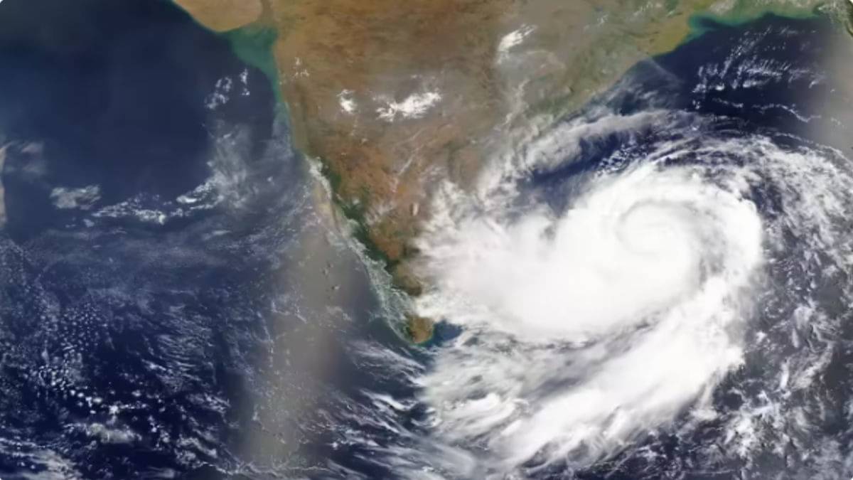 Cyclone Montha Warning: मोंथा तूफान को लेकर IMD ने जारी किया अलर्ट, आंध्र प्रदेश से ओडिशा तक... इन राज्यों में भीषण बारिश की संभावना