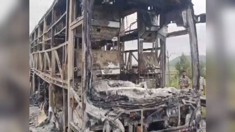 बस का 'फर्जी' ड्राइवर, नशे में चूर बाइक सवार और जिंदा जल गए 20 लोग...कंपा देने वाले कुरनूल हादसे की Inside Story