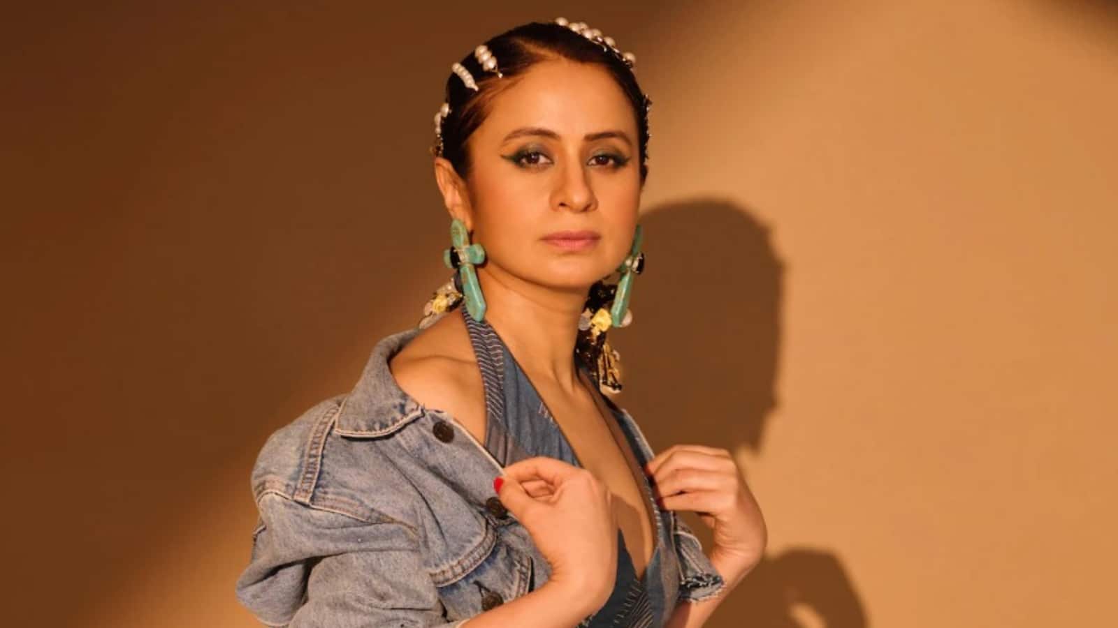 Rasika Dugal: रसिका दुग्गल ने बॉलीवुड पर भेदभाव के लगाए आरोप, बोलीं- पुरुष के मुताबिक महिलाओं को कम कॉमेडी....
