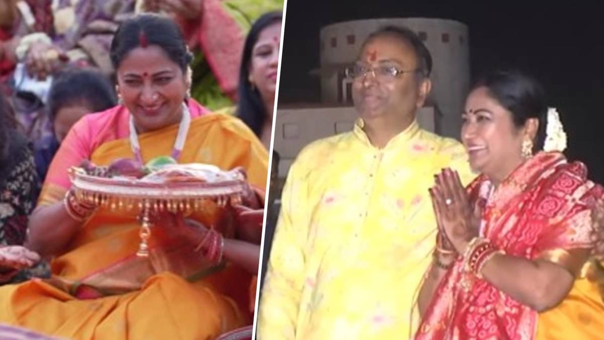 Karwa Chauth: करवा चौथ पर CM रेखा गुप्ता का दिखा अलग अंदाज, पीली साड़ी और बालों में गजरा लगा की पूजा फिर जमकर किया डांस; VIDEO