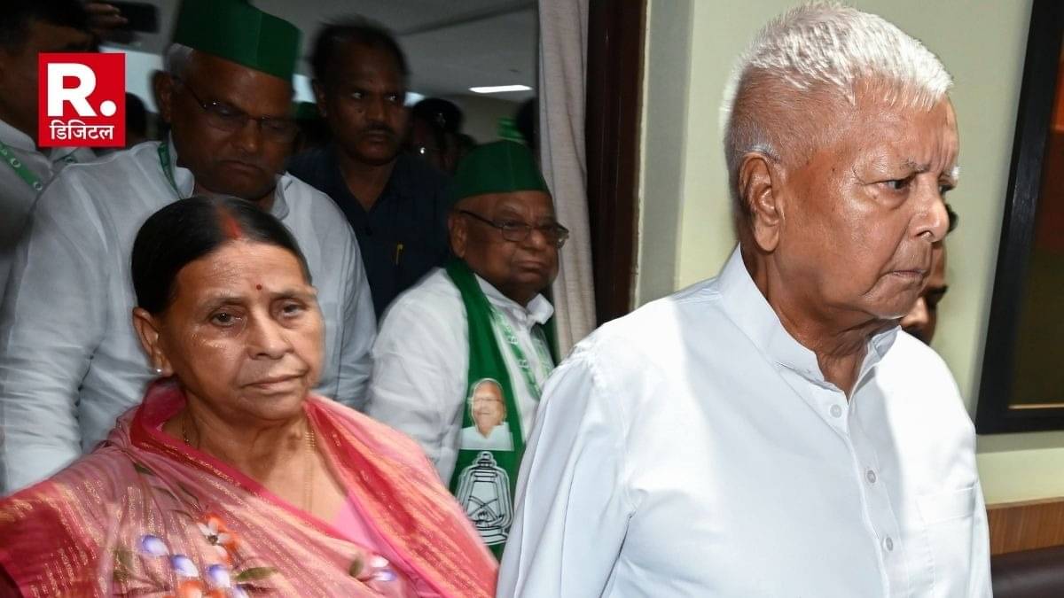 पटना: लालू-राबड़ी के घर अचानक घुस आए सैकड़ों लोग, 'चोर विधायक नहीं चाहिए...' के लगे नारे, जमकर हुआ हंगामा
