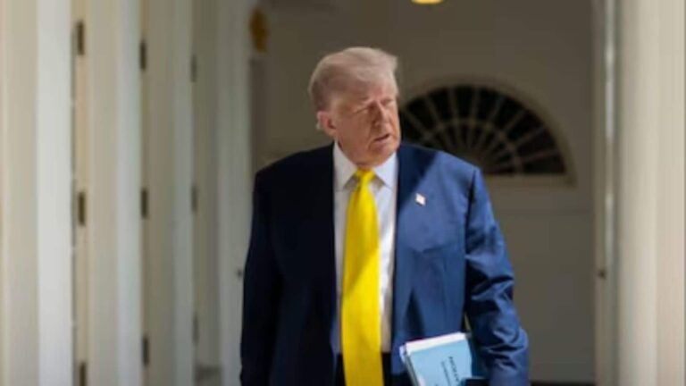 Donald Trump: 'अगर हमास ठीक से पेश नहीं आएगा, तो उसे मिटा दिया जाएगा', ट्रंप की हमास को कड़ी चेतावनी