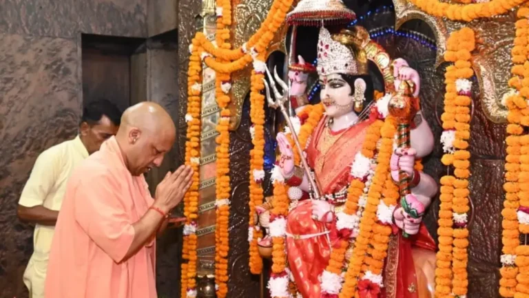 योगी सरकार में नवरात्रि बना आस्था और विकास का पर्व, शक्तिपीठों और मंदिरों को मिला नया स्वरूप; 2 करोड़ से अधिक श्रद्धालुओं ने किए दर्शन