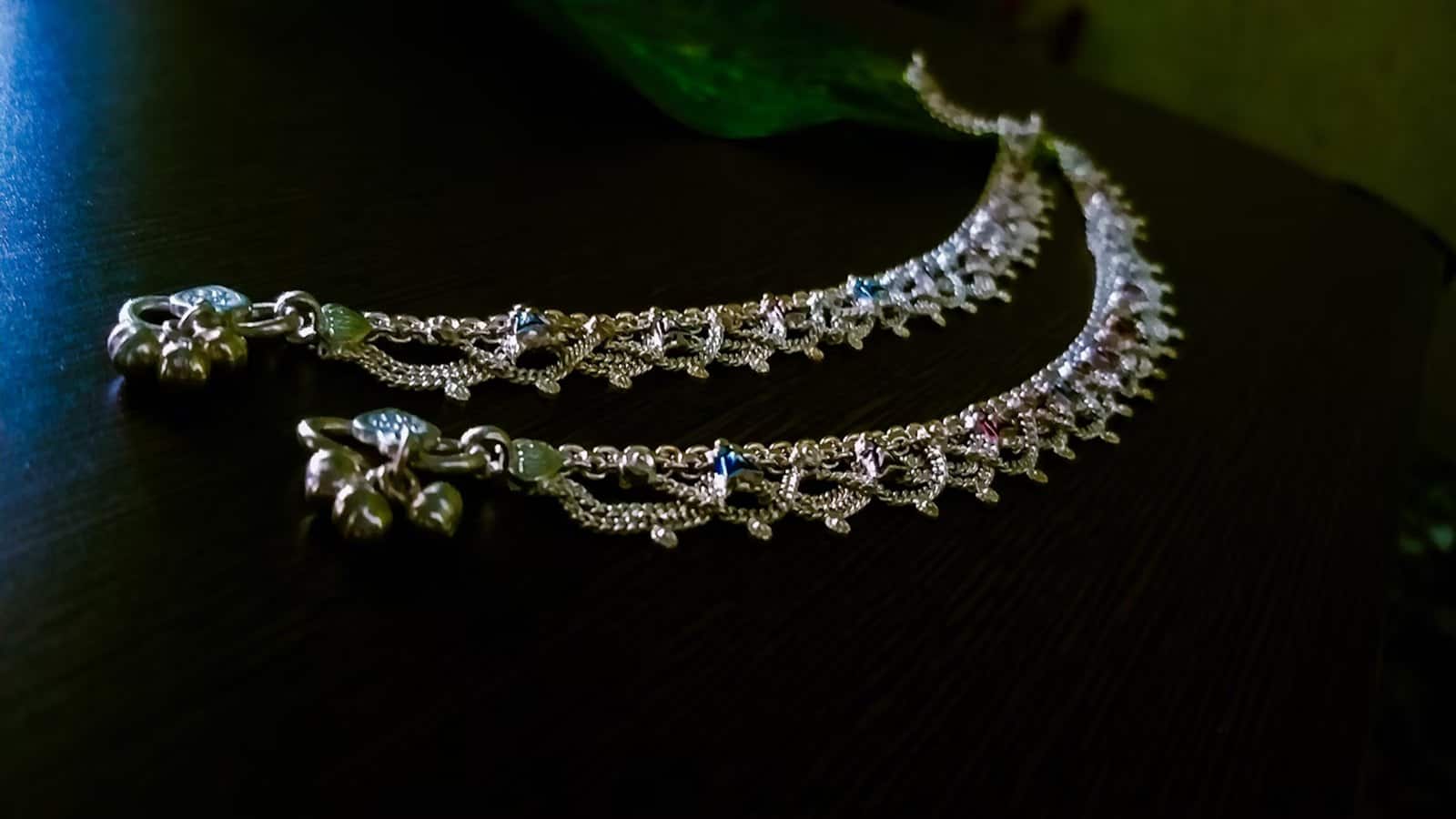 Silver Price: सितंबर में चांदी के उछाल ने सोने को दी मात, 19% हुई महंगी; ग्लोबल मार्केट में टूटा 15 साल का रिकॉर्ड