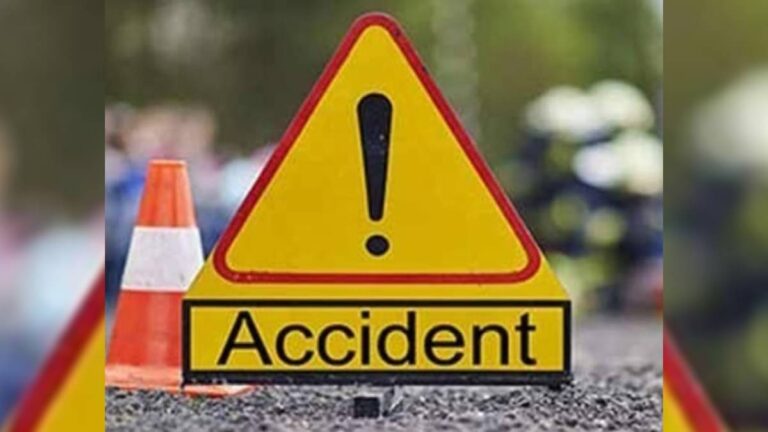 UP: लखीमपुर खीरी में भीषण सड़क हादसे में 5 की मौत, शादी समारोह से लौटते समय तेज रफ्तार कार नहर में गिरी