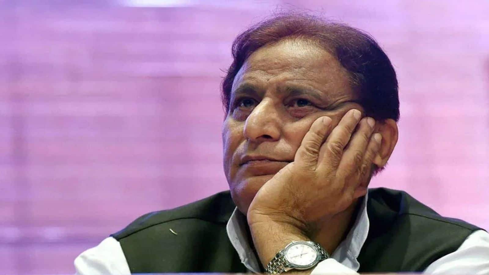 Azam Khan: सपा नेता आजम खान फिर मुश्किल में, MP-MLA कोर्ट ने पैन कार्ड में दोषी करार