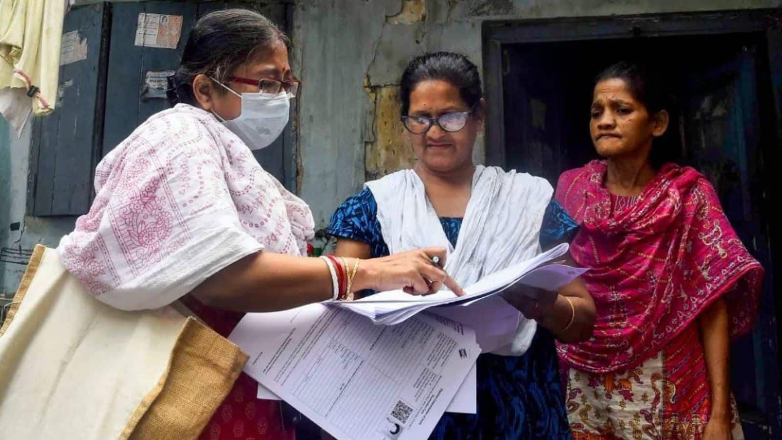 SIR: वर्क लोड, अधिकारियों का दबाव और डेडलाइन... 22 दिन में 7 राज्यों में 25 BLO की मौत!