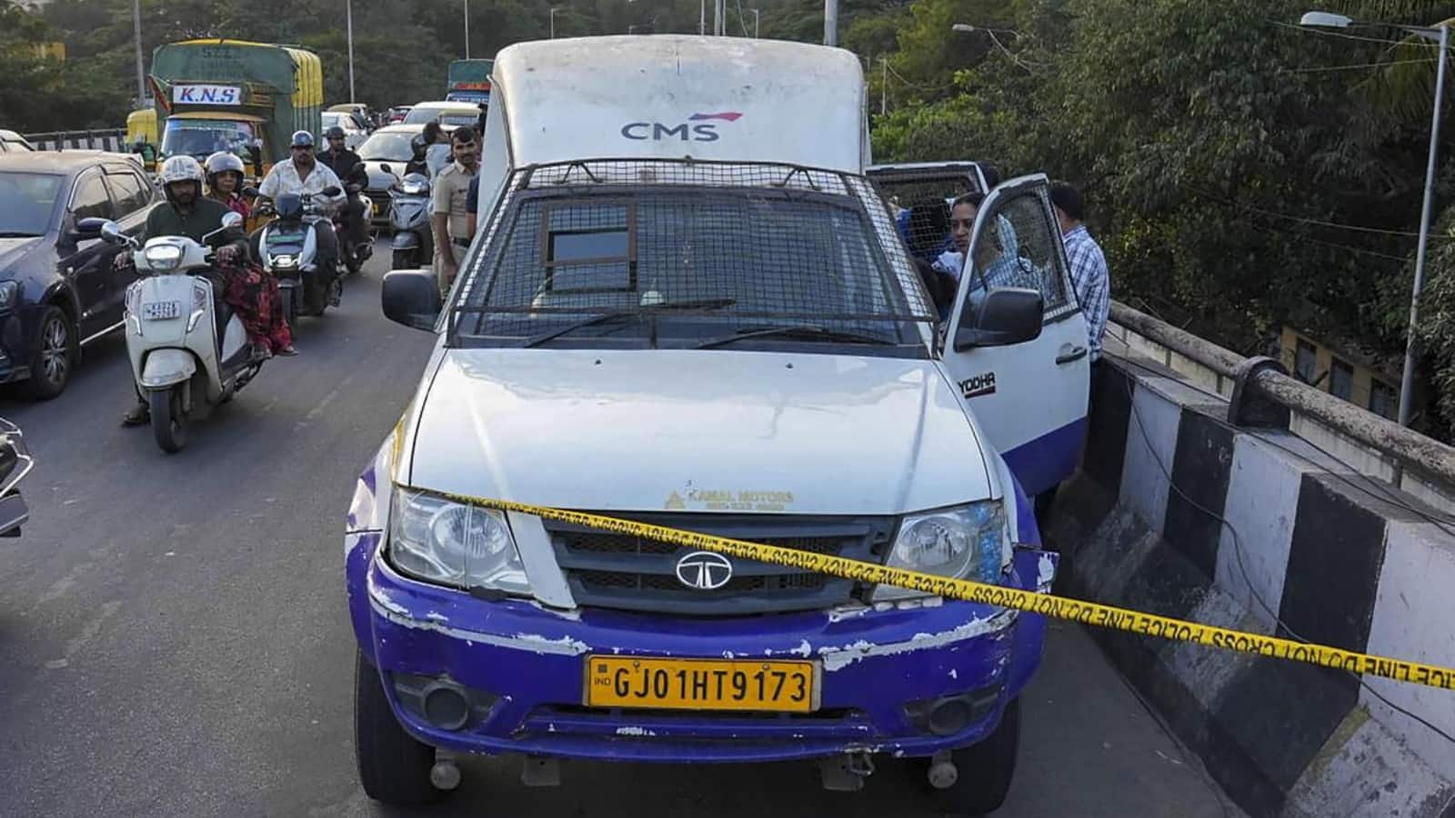 Bengaluru ATM van robbery case: ATM वैन लूट केस में एक और आरोपी ने किया सरेंडर, कॉन्स्टेबल निकला मास्टरमाइंड