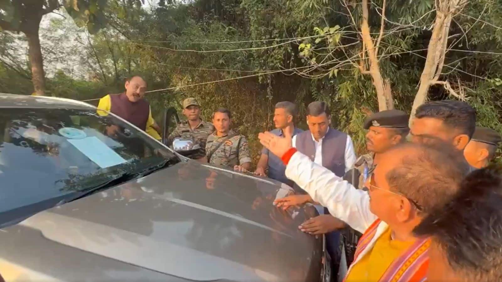 बिहार चुनाव: 'तेरी जमानत जब्त है', 'ये शराब के नशे में है', जब सड़क पर भिड़ गए डिप्टी CM विजय सिन्हा और RJD MLC अजय सिंह