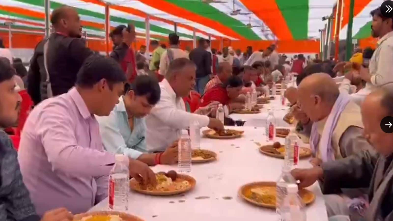 Bihar Election Result 2025: मोकामा में वीणा देवी को पीछे छोड़ अनंत सिंह की जीत, आवास में भव्य जश्न और भोज का वीडियो वायरल