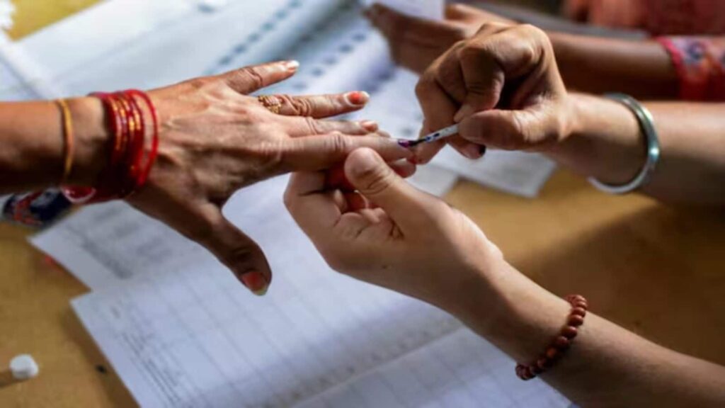 Bihar Chunav Voting Percentage: बिहार में सुबह 11 बजे तक 27.65 प्रतिशत मतदान, 18 जिलों की 121 सीटों में से कहां हुई सबसे ज्यादा वोटिंग?