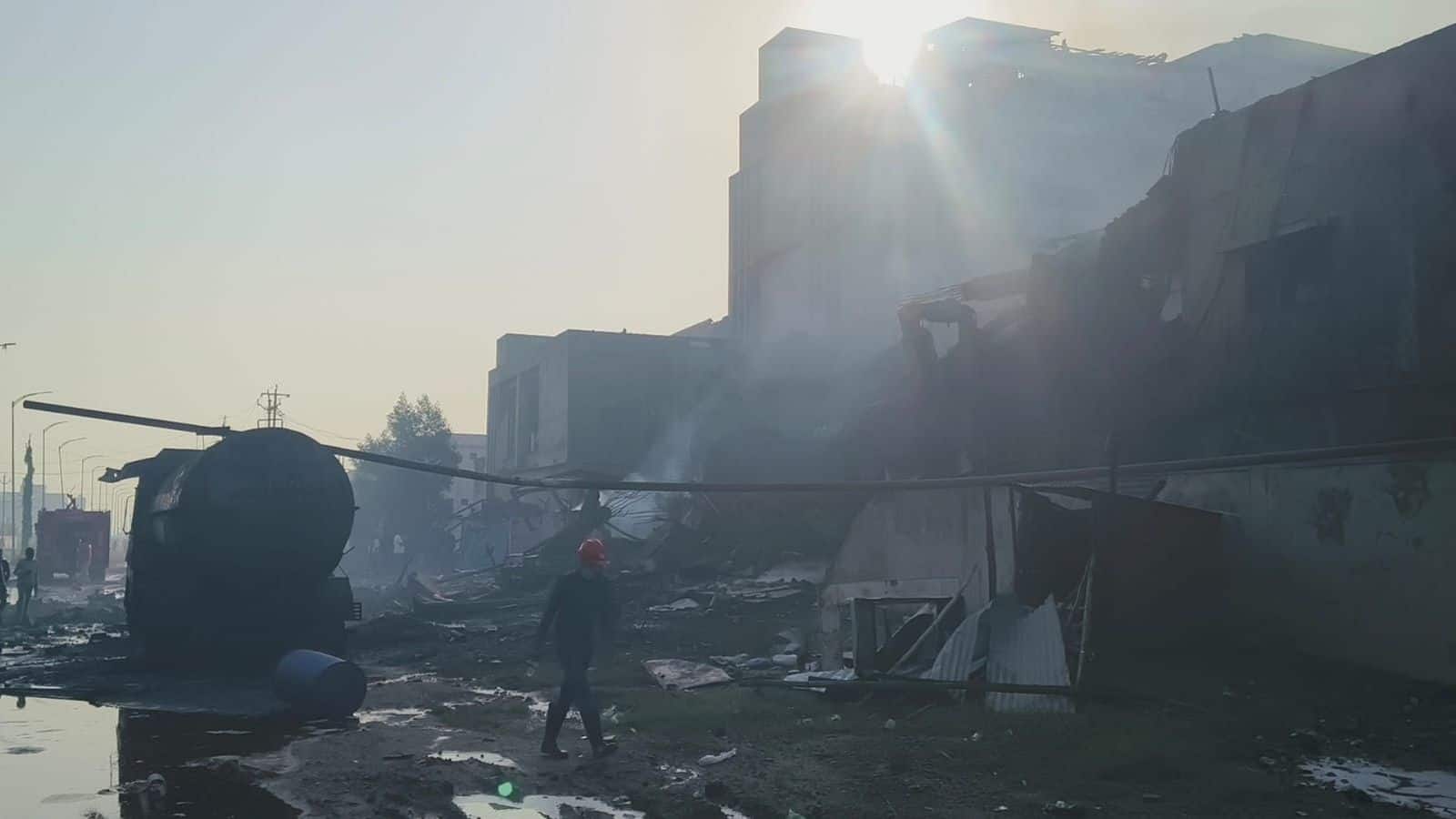 Gujarat Factory blast: गुजरात की दवा कंपनी में बॉयलर फटने से भीषण विस्फोट! दो कर्मचारियों की मौत, 20 अन्य घायल
