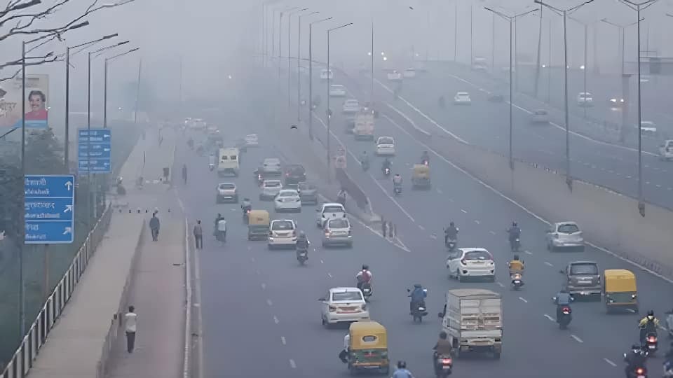 Delhi Air Pollution: अगले छह दिनों तक दिल्ली-NCR की हवा रहेगी जहर भरी,  स्वास्थ्य पर पड़ेगा गहरा प्रभाव