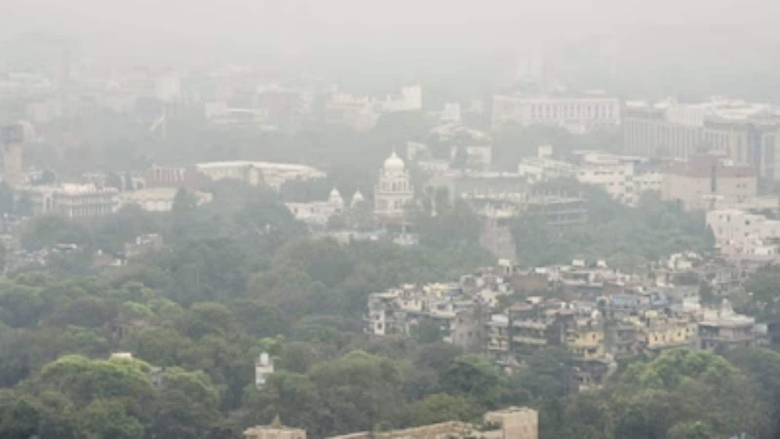 Bihar Weather: पटना में धुंध-ठंड और प्रदूषण का तिगुना असर, AQI रेड जोन में