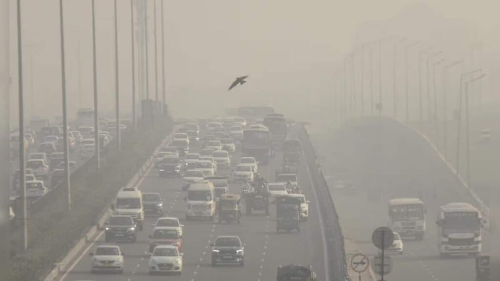 Delhi AQI: दमघोंटू बनी हुई है दिल्ली की हवा, 400 पार हुआ AQI, फिर भी GRAP 3 लागू क्यों नहीं कर रही सरकार? जानिए