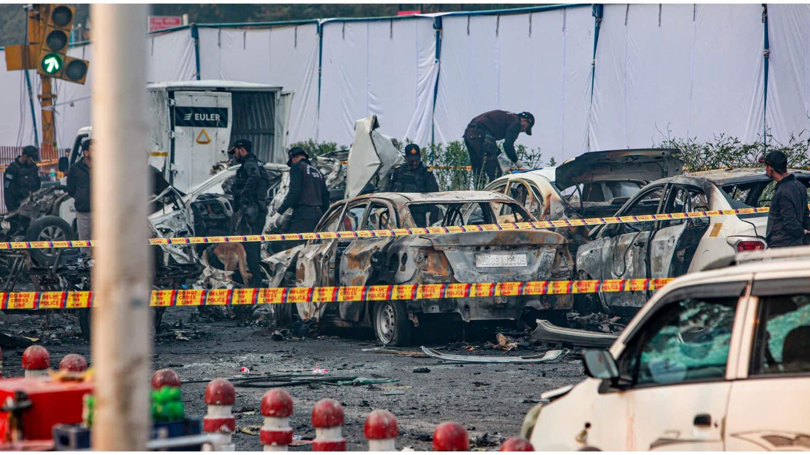 Delhi Car Blast: एक और कार की है तलाश, हो सकता है विस्फोटक, 26/11 जैसे हमले की थी प्लानिंग!