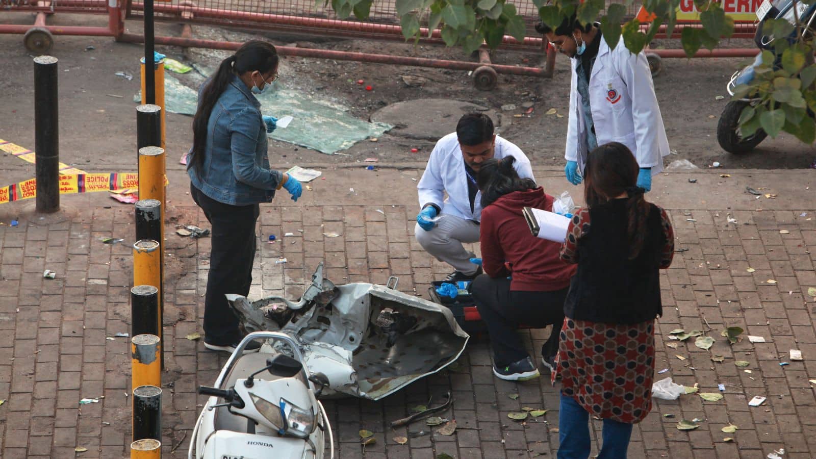 Red Fort Blast: तुर्की से जुड़े दिल्ली धमाके के तार, फरीदाबाद के डॉक्टरों का मौलवी ने पढ़ाया आतंक पाठ! बड़ी साजिश का हुआ खुलासा