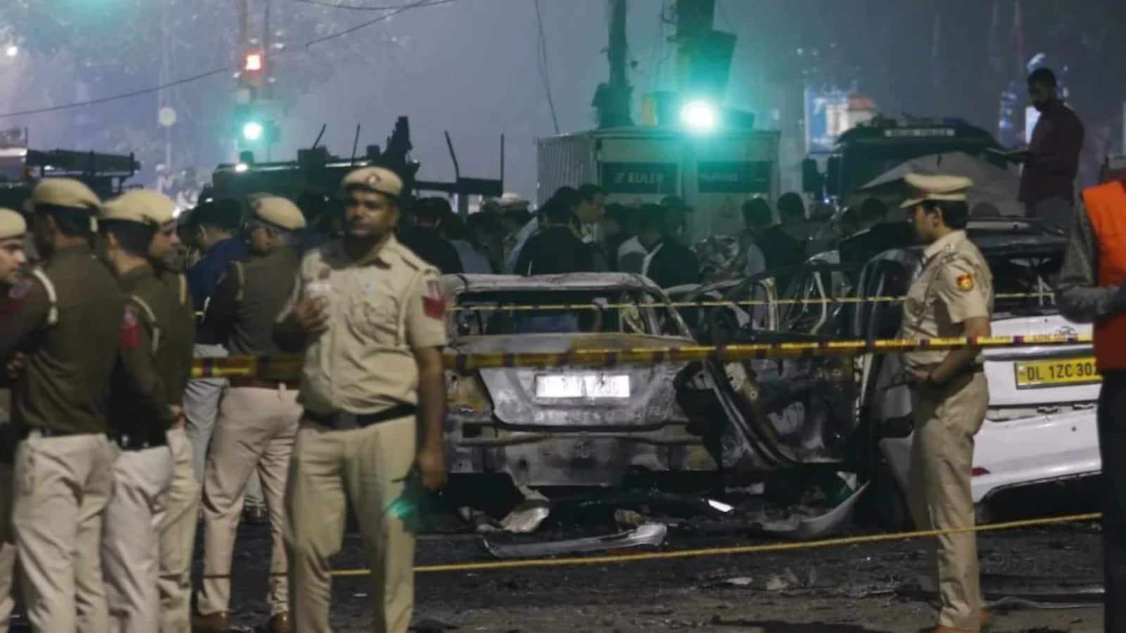 दिल्ली कार ब्लास्ट में बड़ा खुलासा, डीप फ्रीजर में तैयार किए गए विस्फोटक, 5 लाख से ज्यादा में खरीदी गई AK-47