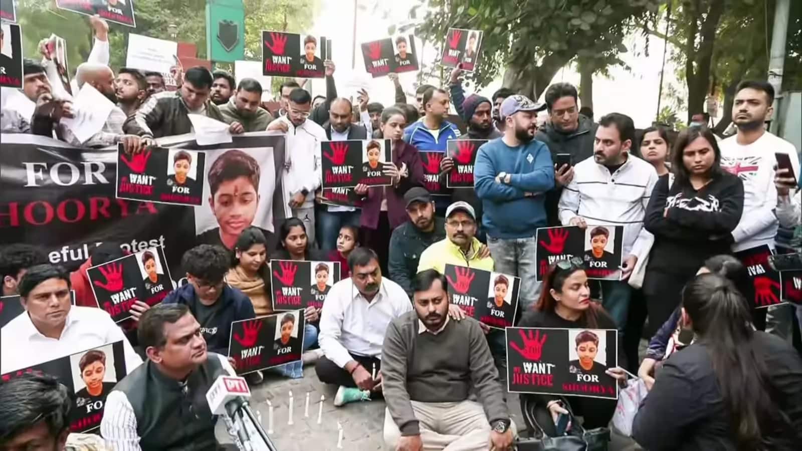 Delhi St Columbas suicide case: सेंट कोलंबा सुसाइड केस में पुलिस ने तीन शिक्षकों को किया तलब, आज दो टीचर से पूछताछ की उम्मीद