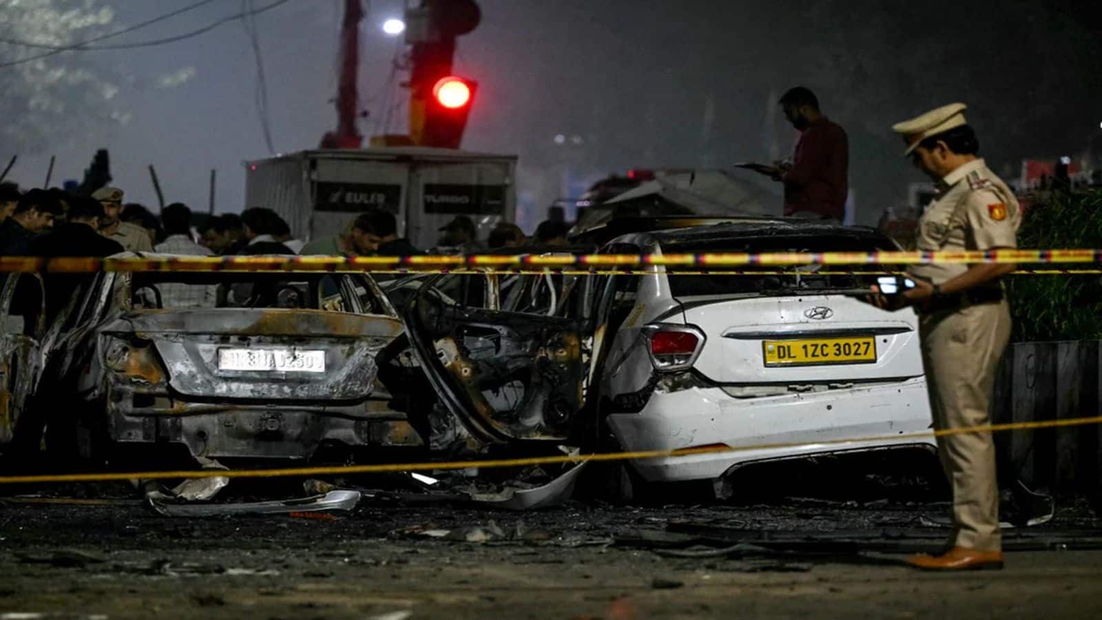 Delhi Blast Case: लाल किला ब्लास्ट मामले में 4 और आरोपी गिरफ्तार, कोर्ट ने 10 दिन की NIA कस्टडी में भेजा