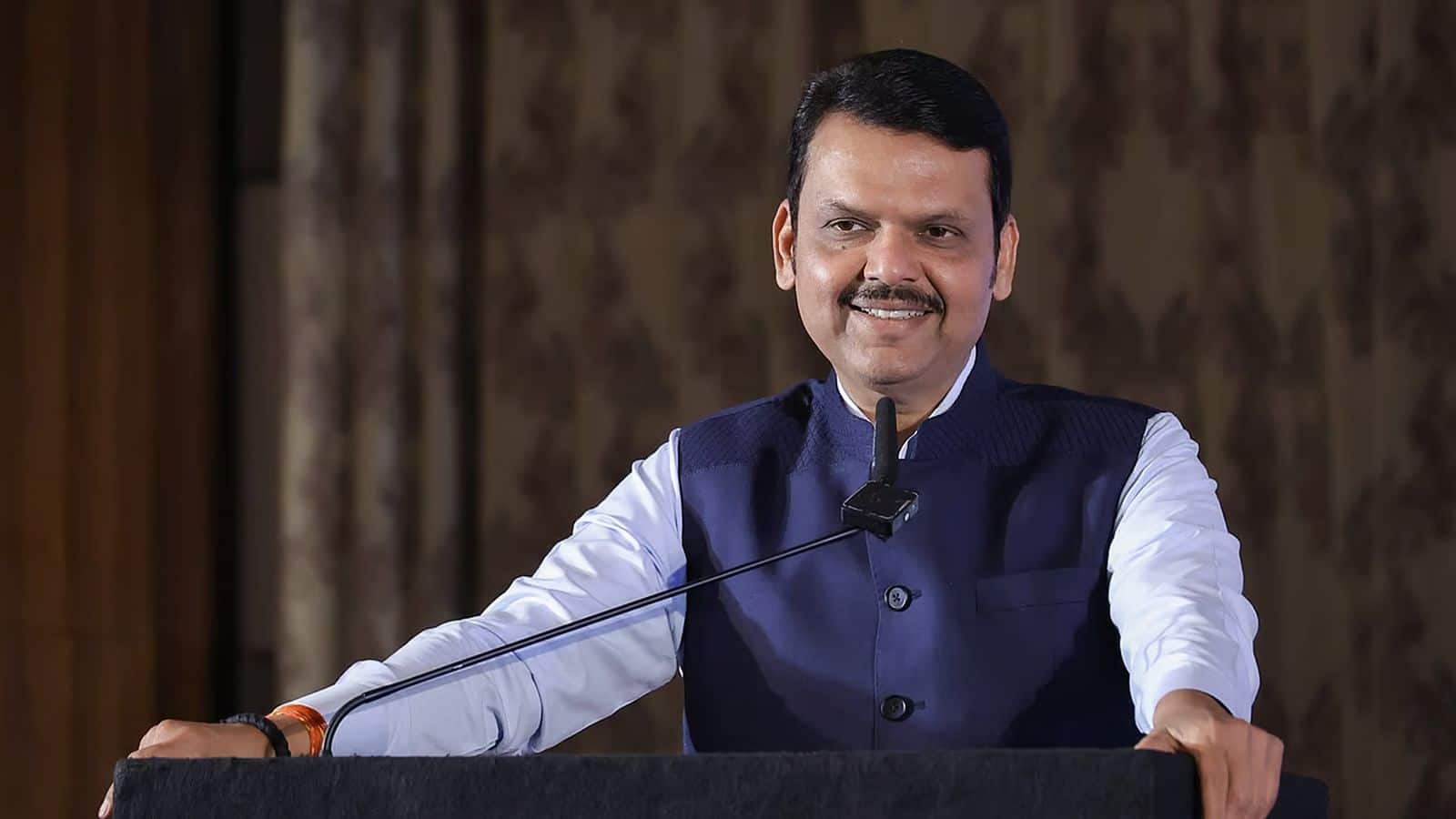 Maharashtra Reservation: महाराष्ट्र सरकार का बड़ा फैसला, जिला सहकारी बैंकों में स्थानीयों को मिलेगी 70% नौकरियां