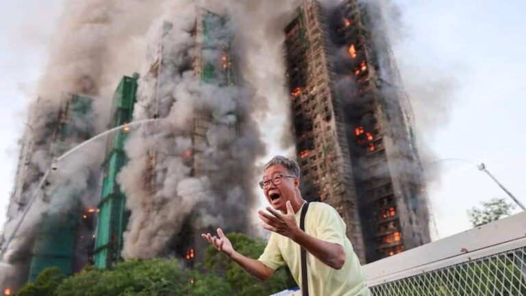 Hong Kong Fire: 7 बिल्डिंग, 31 मंजिल और 2000 से ज्यादा फ्लैट... बांस और प्लास्टिक से फैली ऐसे फाली आग, सब जलकर हो गया राख!